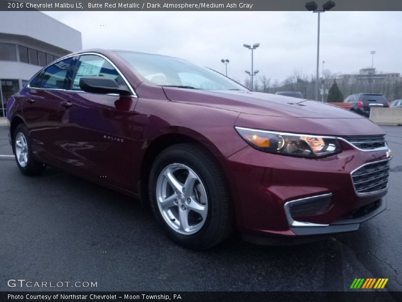 Front 3/4 View of 2016 Malibu LS