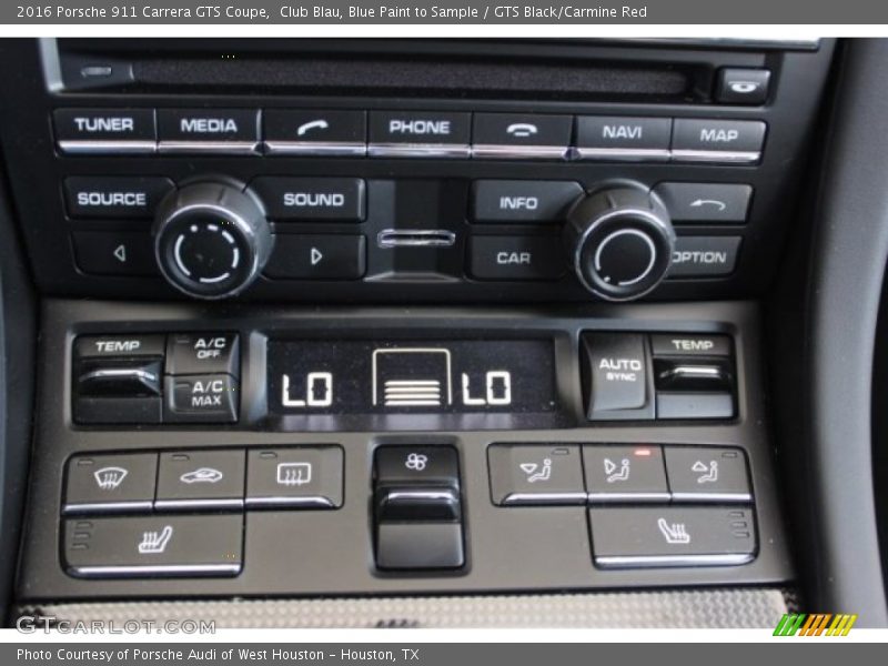 Controls of 2016 911 Carrera GTS Coupe