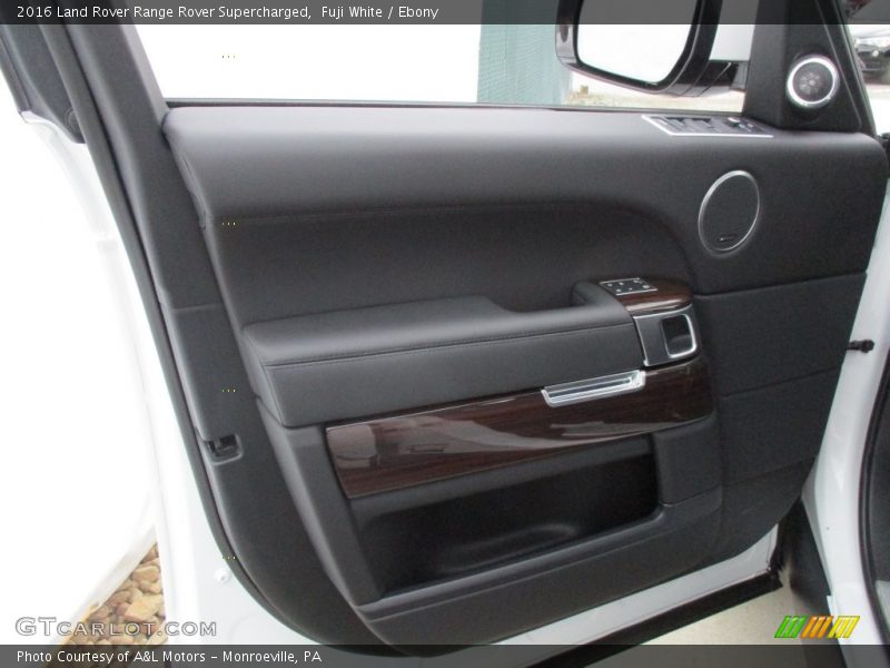 Fuji White / Ebony 2016 Land Rover Range Rover Supercharged