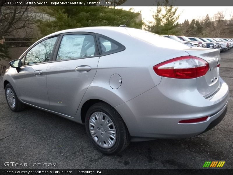 Ingot Silver Metallic / Charcoal Black 2016 Ford Fiesta S Sedan