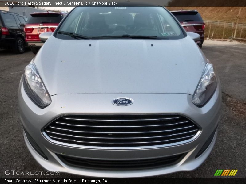 Ingot Silver Metallic / Charcoal Black 2016 Ford Fiesta S Sedan