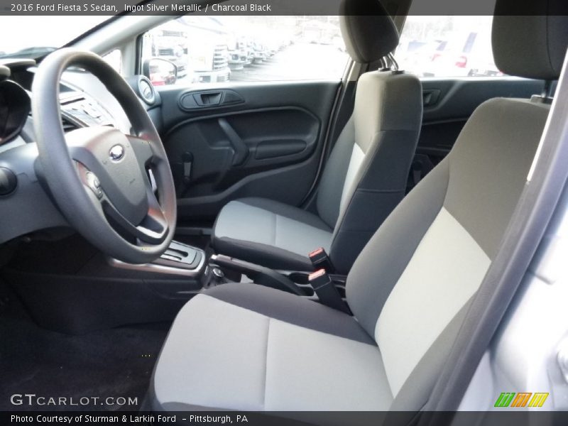 Ingot Silver Metallic / Charcoal Black 2016 Ford Fiesta S Sedan