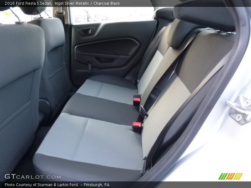 Ingot Silver Metallic / Charcoal Black 2016 Ford Fiesta S Sedan