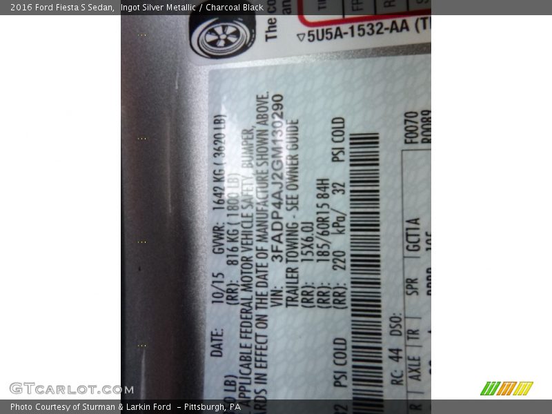 Ingot Silver Metallic / Charcoal Black 2016 Ford Fiesta S Sedan