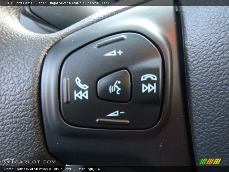 Ingot Silver Metallic / Charcoal Black 2016 Ford Fiesta S Sedan