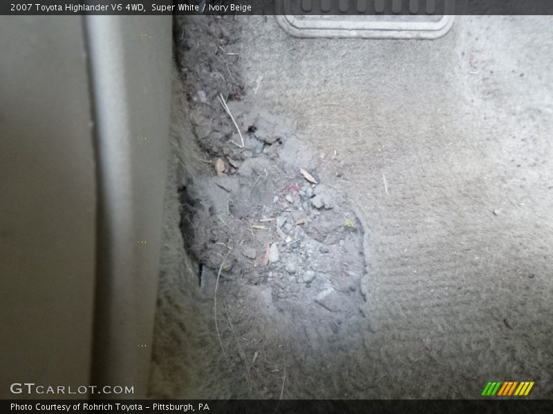 Super White / Ivory Beige 2007 Toyota Highlander V6 4WD
