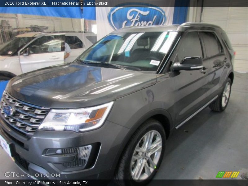 Magnetic Metallic / Ebony Black 2016 Ford Explorer XLT