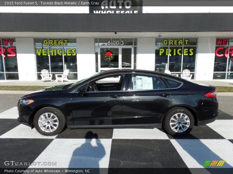 Tuxedo Black Metallic / Earth Gray 2015 Ford Fusion S