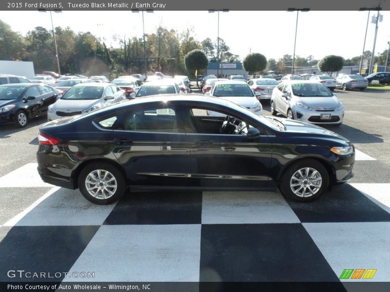 Tuxedo Black Metallic / Earth Gray 2015 Ford Fusion S