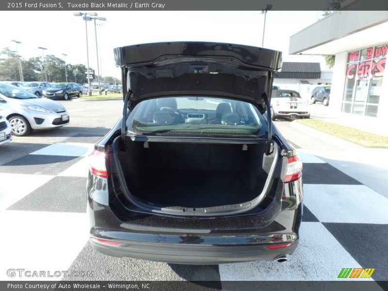 Tuxedo Black Metallic / Earth Gray 2015 Ford Fusion S