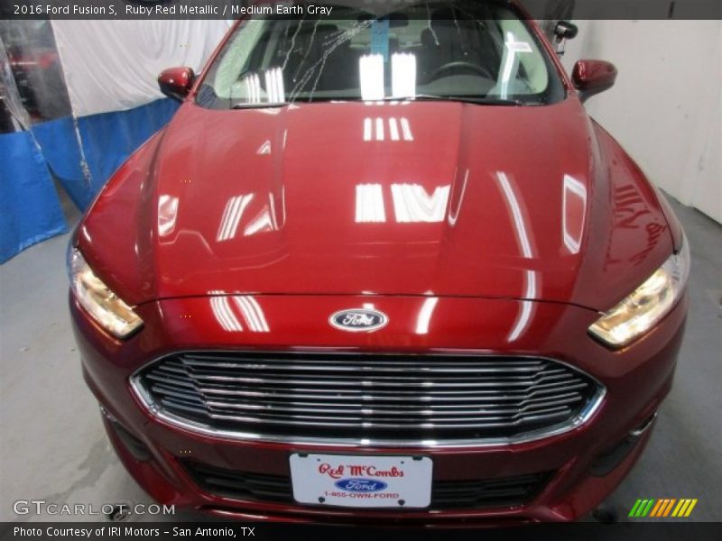 Ruby Red Metallic / Medium Earth Gray 2016 Ford Fusion S