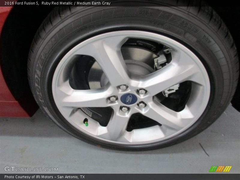 Ruby Red Metallic / Medium Earth Gray 2016 Ford Fusion S