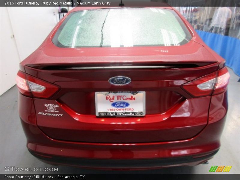Ruby Red Metallic / Medium Earth Gray 2016 Ford Fusion S