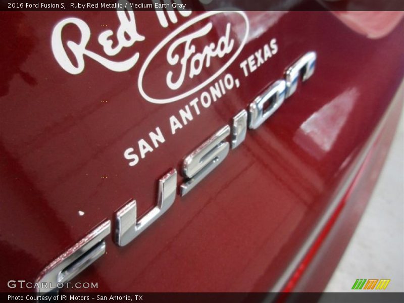 Ruby Red Metallic / Medium Earth Gray 2016 Ford Fusion S