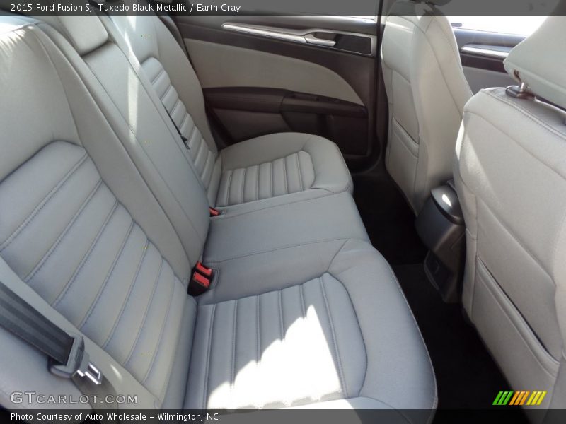 Tuxedo Black Metallic / Earth Gray 2015 Ford Fusion S