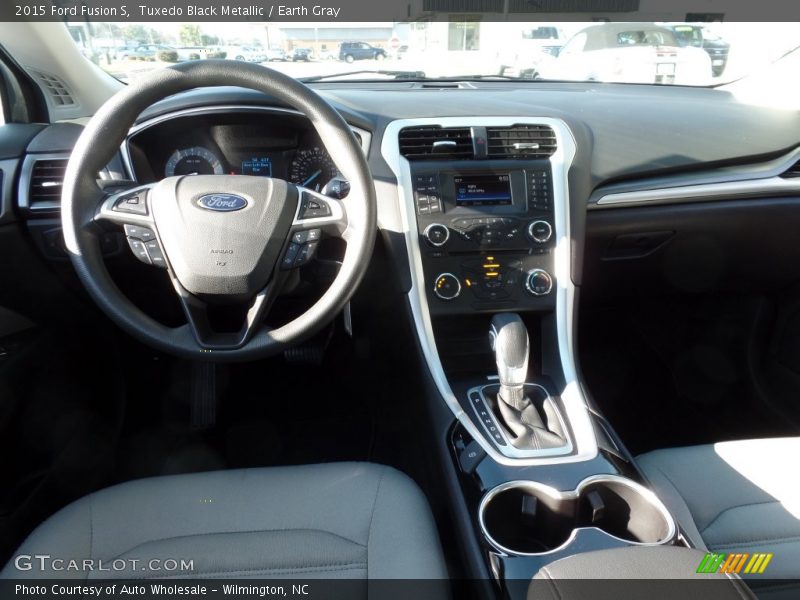 Tuxedo Black Metallic / Earth Gray 2015 Ford Fusion S