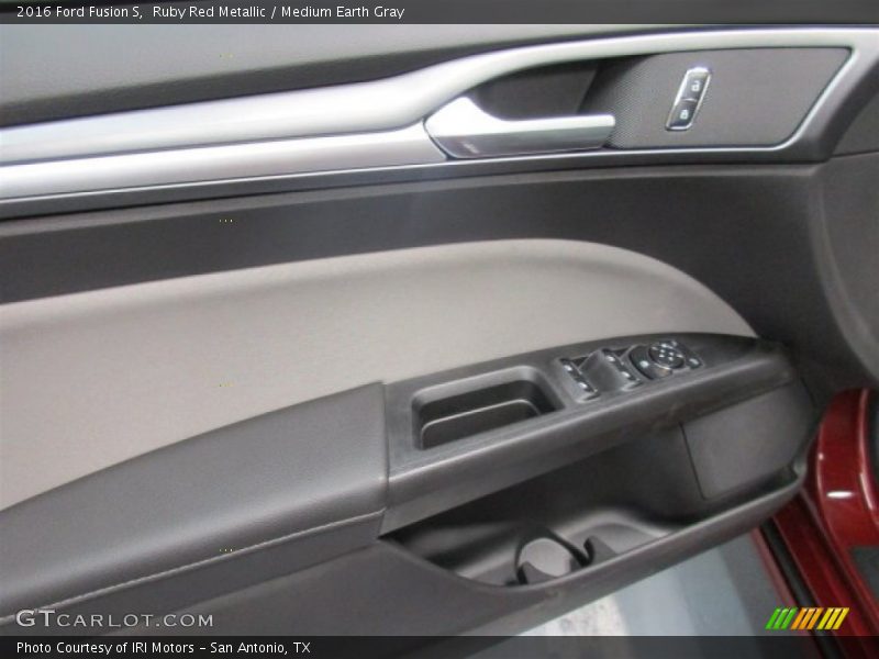 Ruby Red Metallic / Medium Earth Gray 2016 Ford Fusion S