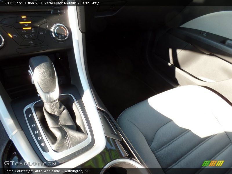 Tuxedo Black Metallic / Earth Gray 2015 Ford Fusion S