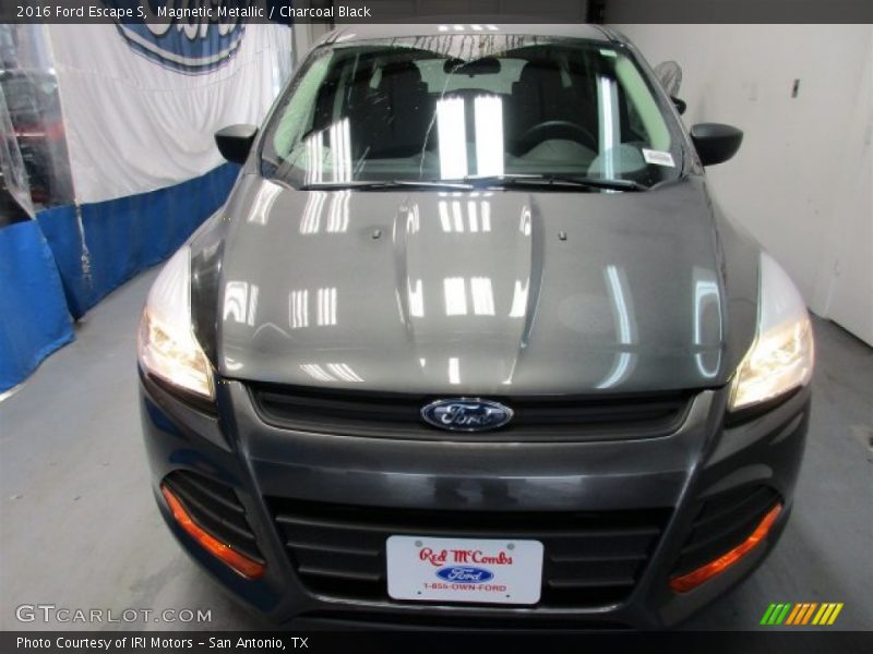 Magnetic Metallic / Charcoal Black 2016 Ford Escape S