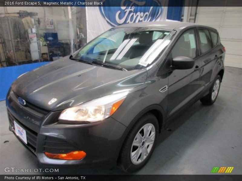 Magnetic Metallic / Charcoal Black 2016 Ford Escape S