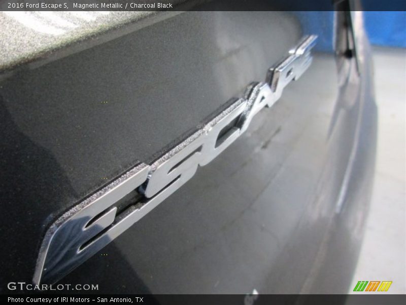 Magnetic Metallic / Charcoal Black 2016 Ford Escape S
