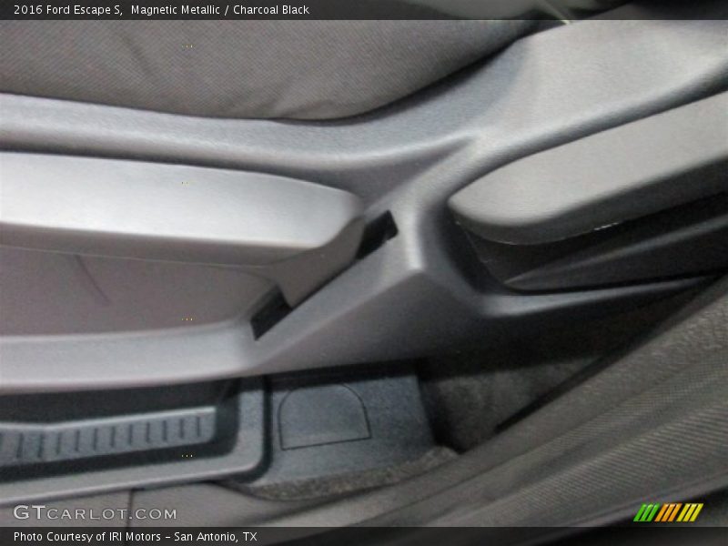 Magnetic Metallic / Charcoal Black 2016 Ford Escape S