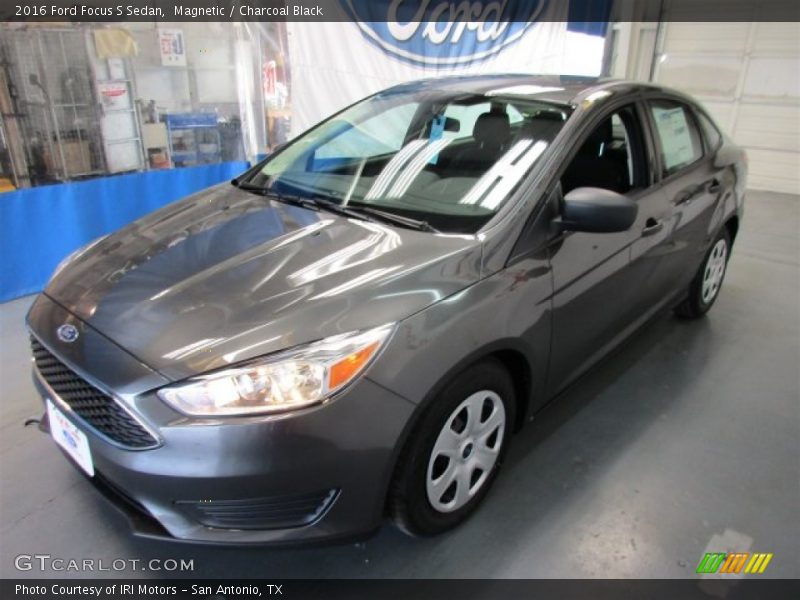 Magnetic / Charcoal Black 2016 Ford Focus S Sedan