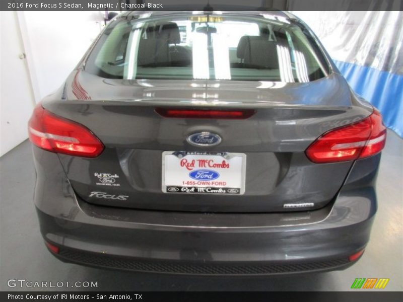Magnetic / Charcoal Black 2016 Ford Focus S Sedan