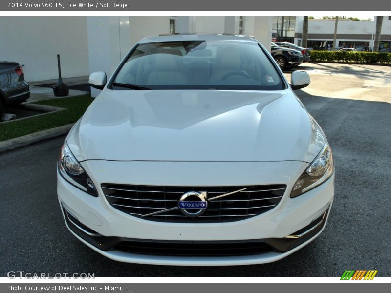 Ice White / Soft Beige 2014 Volvo S60 T5