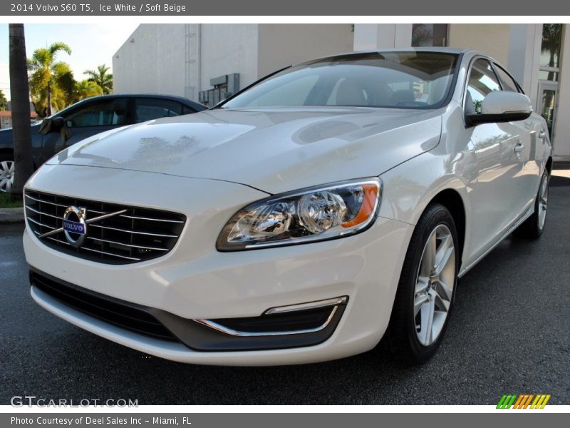 Ice White / Soft Beige 2014 Volvo S60 T5