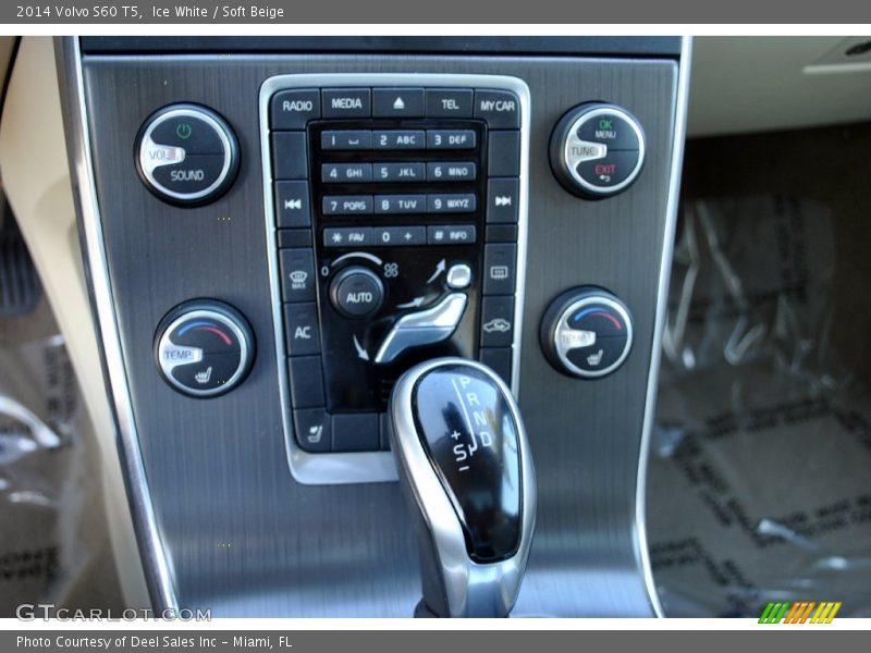 Ice White / Soft Beige 2014 Volvo S60 T5