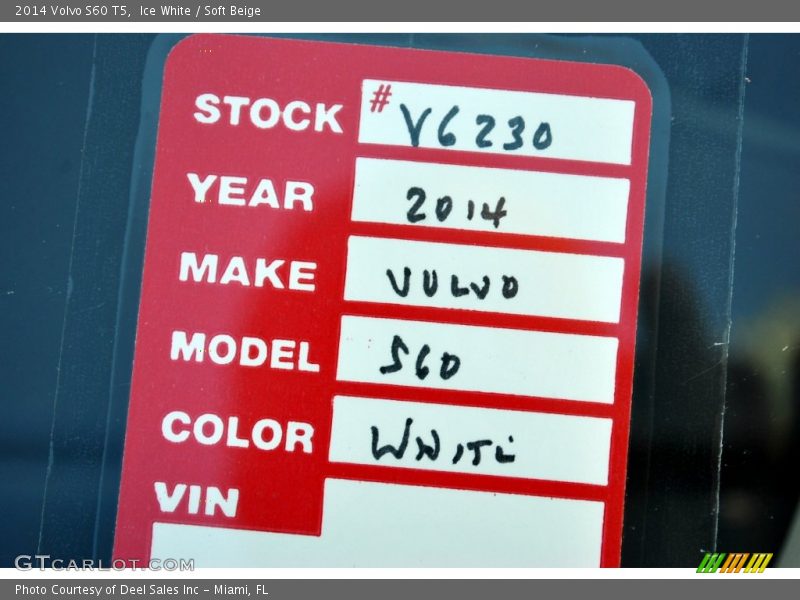 Ice White / Soft Beige 2014 Volvo S60 T5