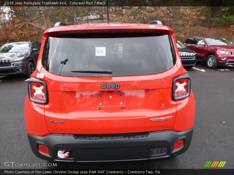 Colorado Red / Black 2016 Jeep Renegade Trailhawk 4x4