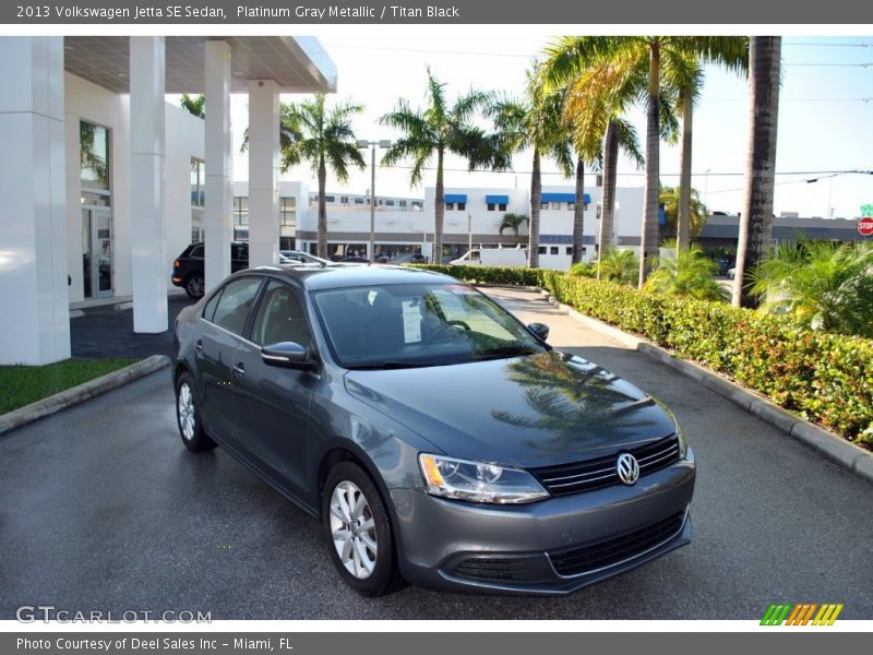 Platinum Gray Metallic / Titan Black 2013 Volkswagen Jetta SE Sedan