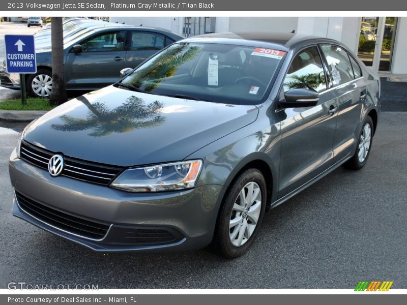 Platinum Gray Metallic / Titan Black 2013 Volkswagen Jetta SE Sedan