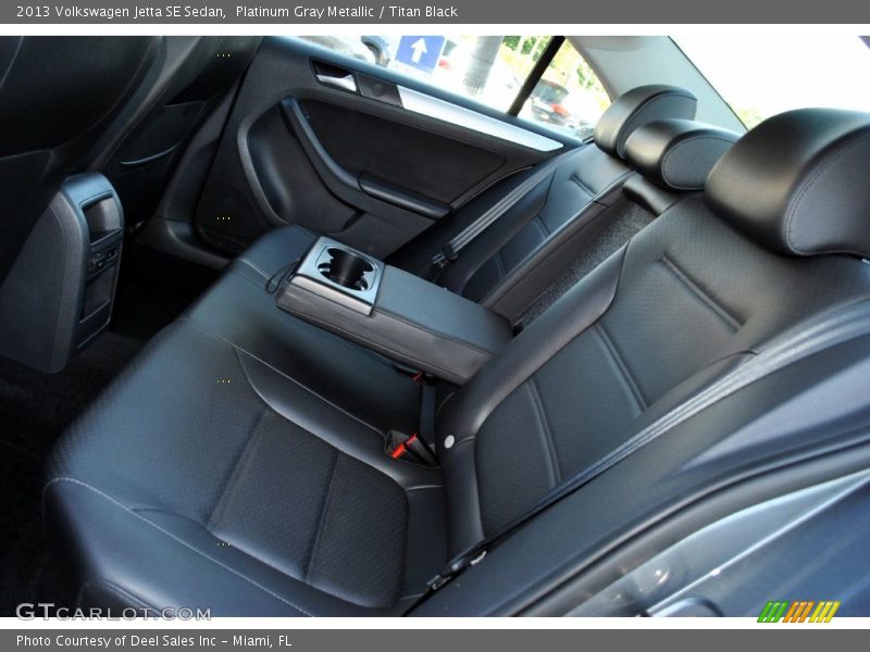 Platinum Gray Metallic / Titan Black 2013 Volkswagen Jetta SE Sedan