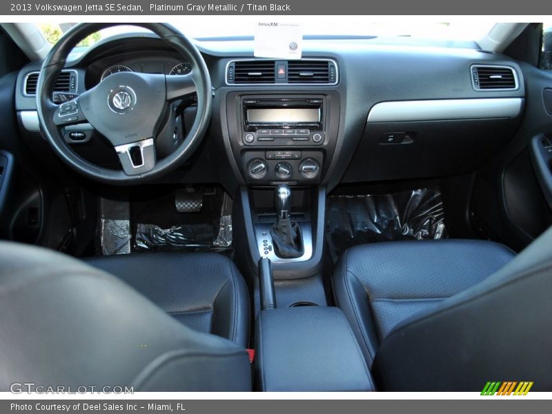 Platinum Gray Metallic / Titan Black 2013 Volkswagen Jetta SE Sedan