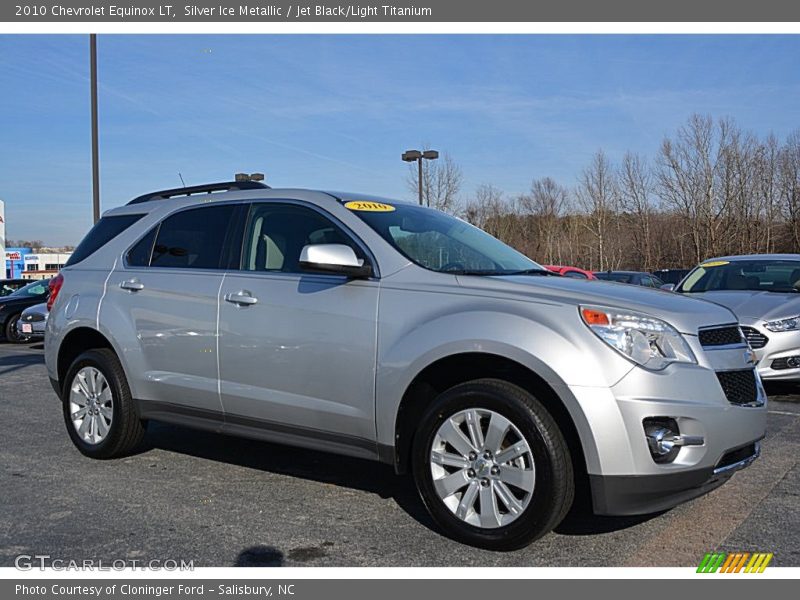 Front 3/4 View of 2010 Equinox LT