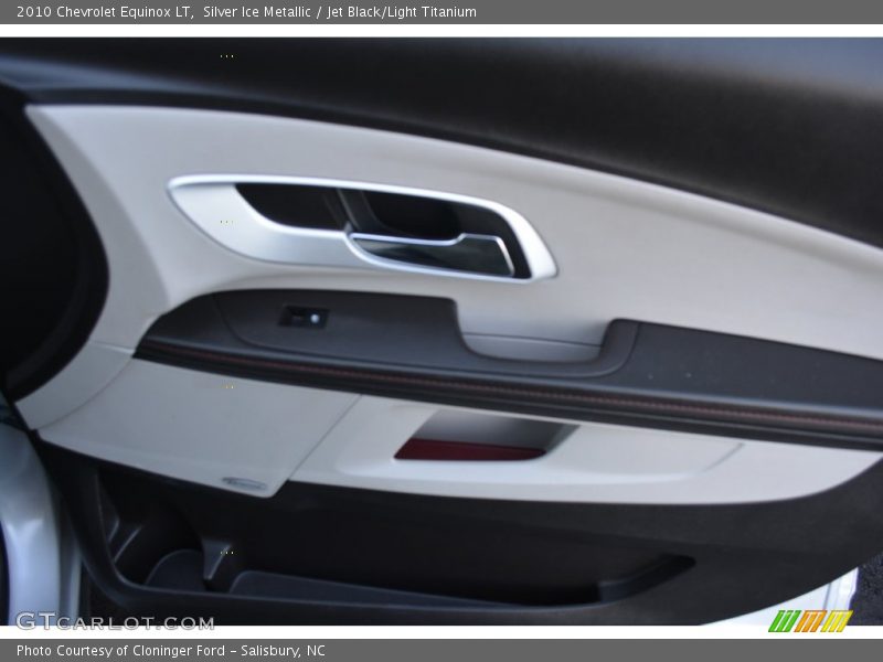 Silver Ice Metallic / Jet Black/Light Titanium 2010 Chevrolet Equinox LT