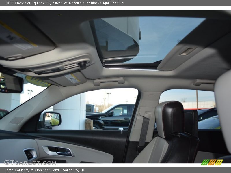 Silver Ice Metallic / Jet Black/Light Titanium 2010 Chevrolet Equinox LT