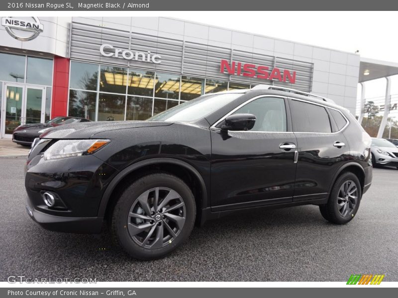 Magnetic Black / Almond 2016 Nissan Rogue SL