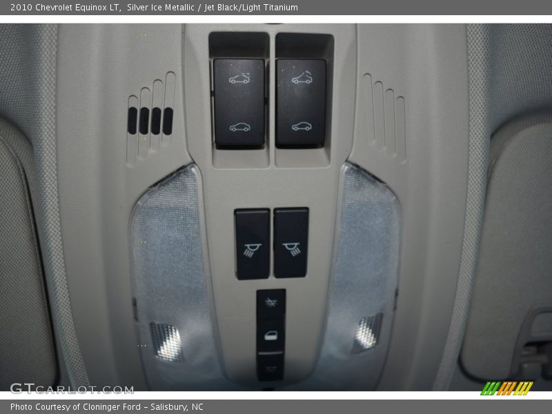 Silver Ice Metallic / Jet Black/Light Titanium 2010 Chevrolet Equinox LT