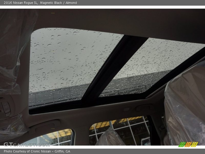 Magnetic Black / Almond 2016 Nissan Rogue SL