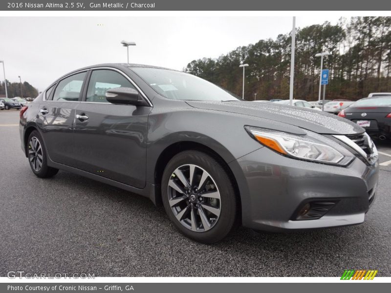 Front 3/4 View of 2016 Altima 2.5 SV