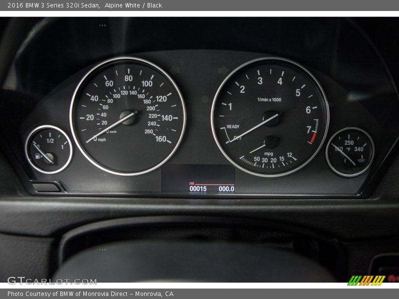 Alpine White / Black 2016 BMW 3 Series 320i Sedan