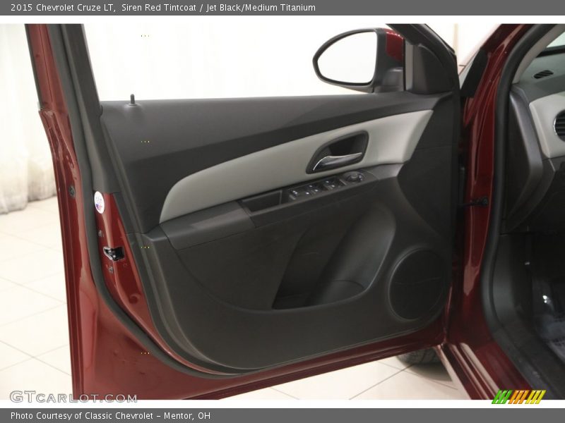 Siren Red Tintcoat / Jet Black/Medium Titanium 2015 Chevrolet Cruze LT