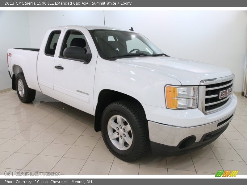 Front 3/4 View of 2013 Sierra 1500 SLE Extended Cab 4x4