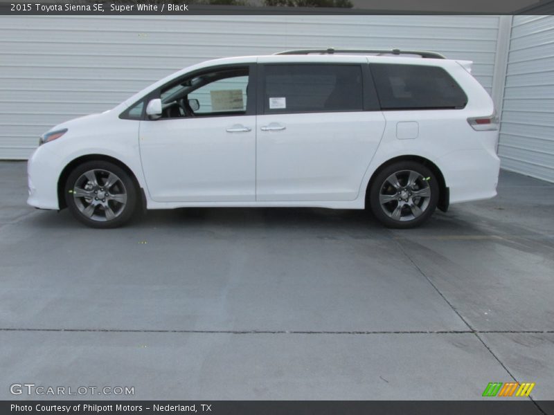 Super White / Black 2015 Toyota Sienna SE