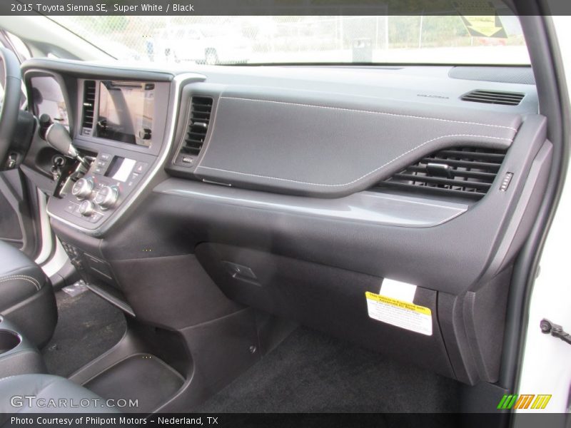 Super White / Black 2015 Toyota Sienna SE