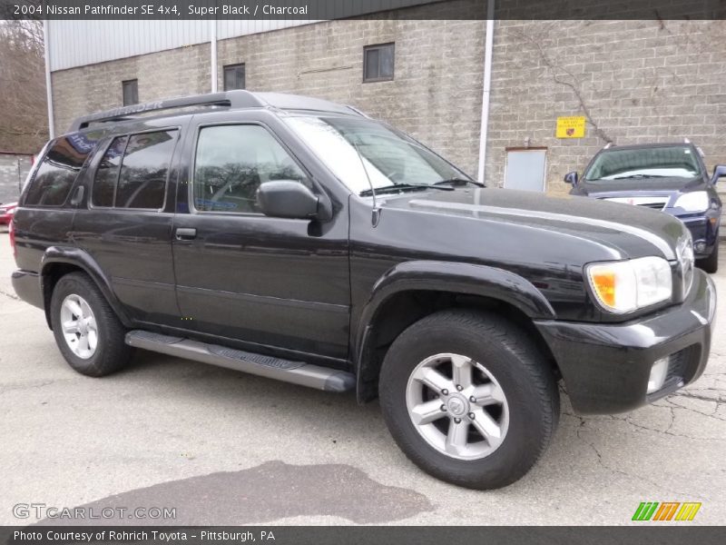 Super Black / Charcoal 2004 Nissan Pathfinder SE 4x4